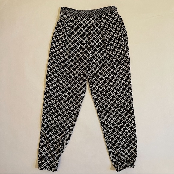 Topshop Black & White Pattern Print Joggers - Picture 4 of 13